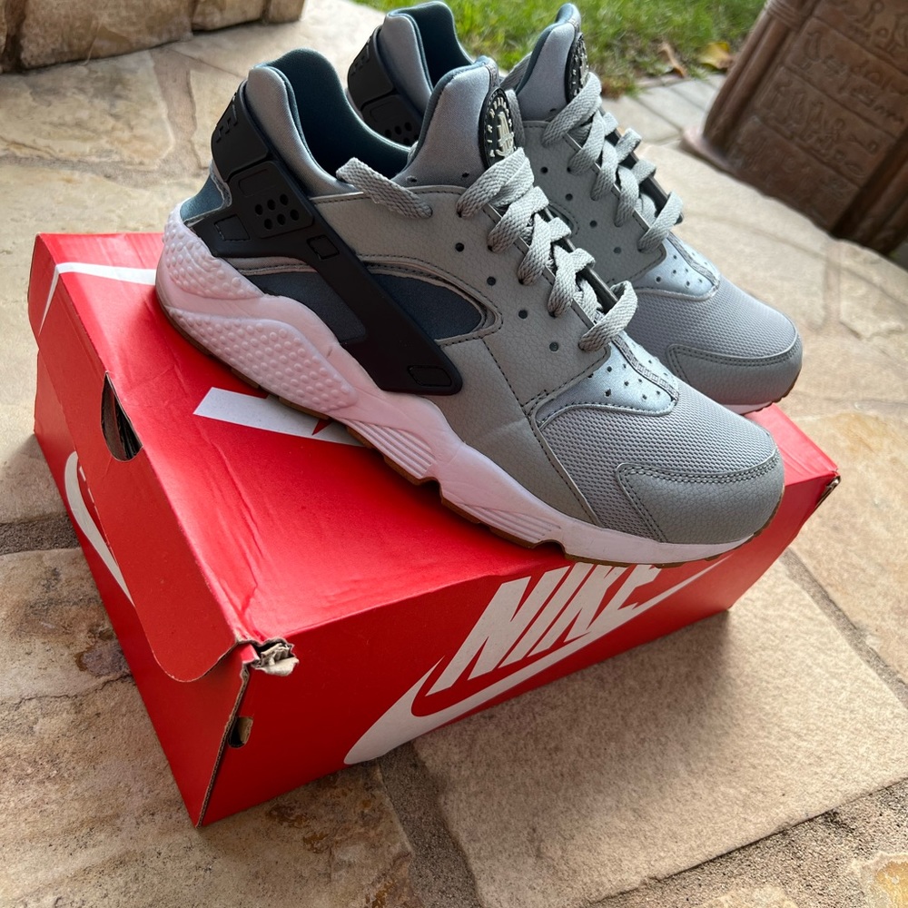 Nike huarache size 10